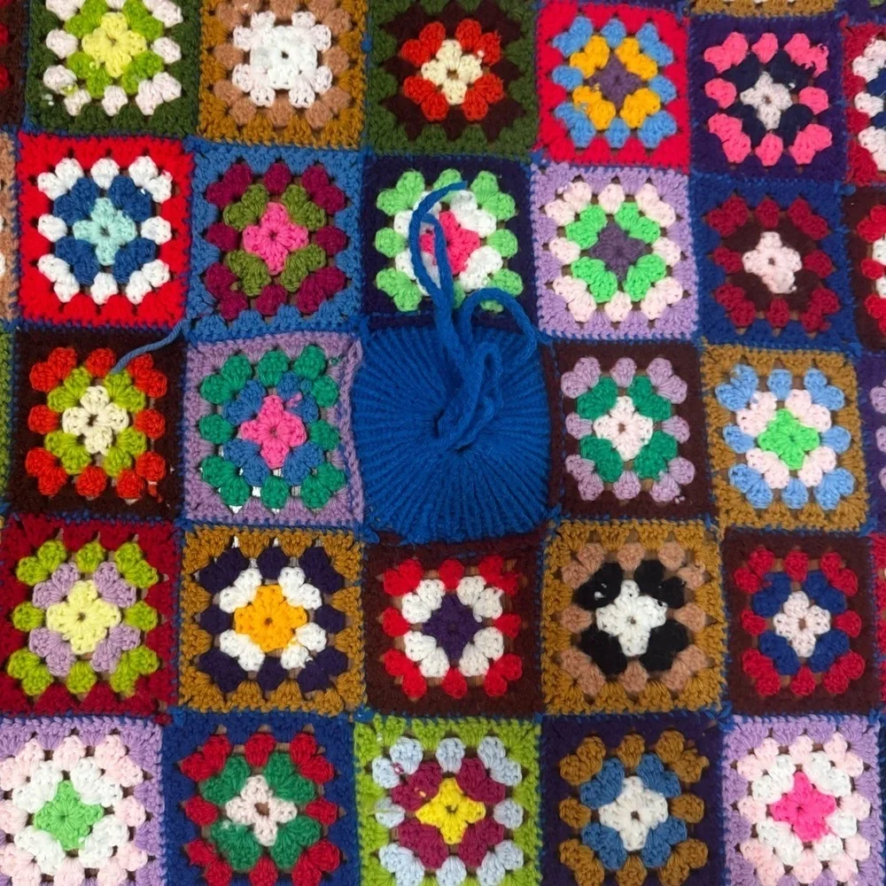Vintage Handmade Crochet Afghan Granny Square Blue Edge 44 x 49 Throw 80 Squares